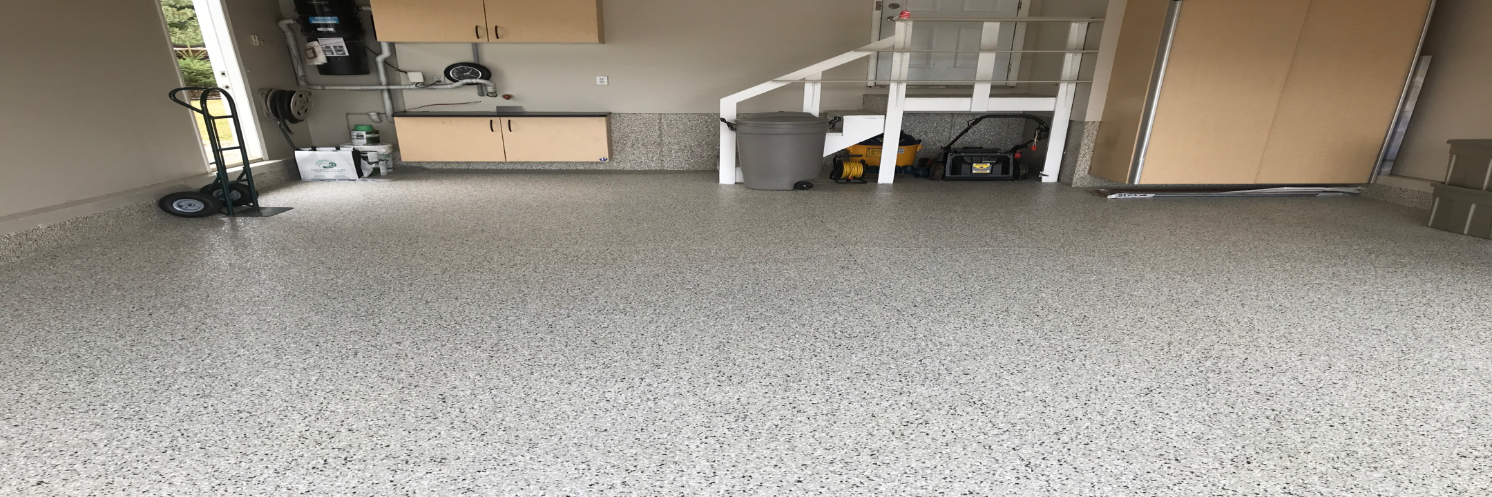 Garage floor flakes system